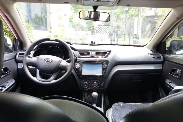 Used Kia K2 2012 Sedan 1.4L AT TOP Anniversary Edition Center Console