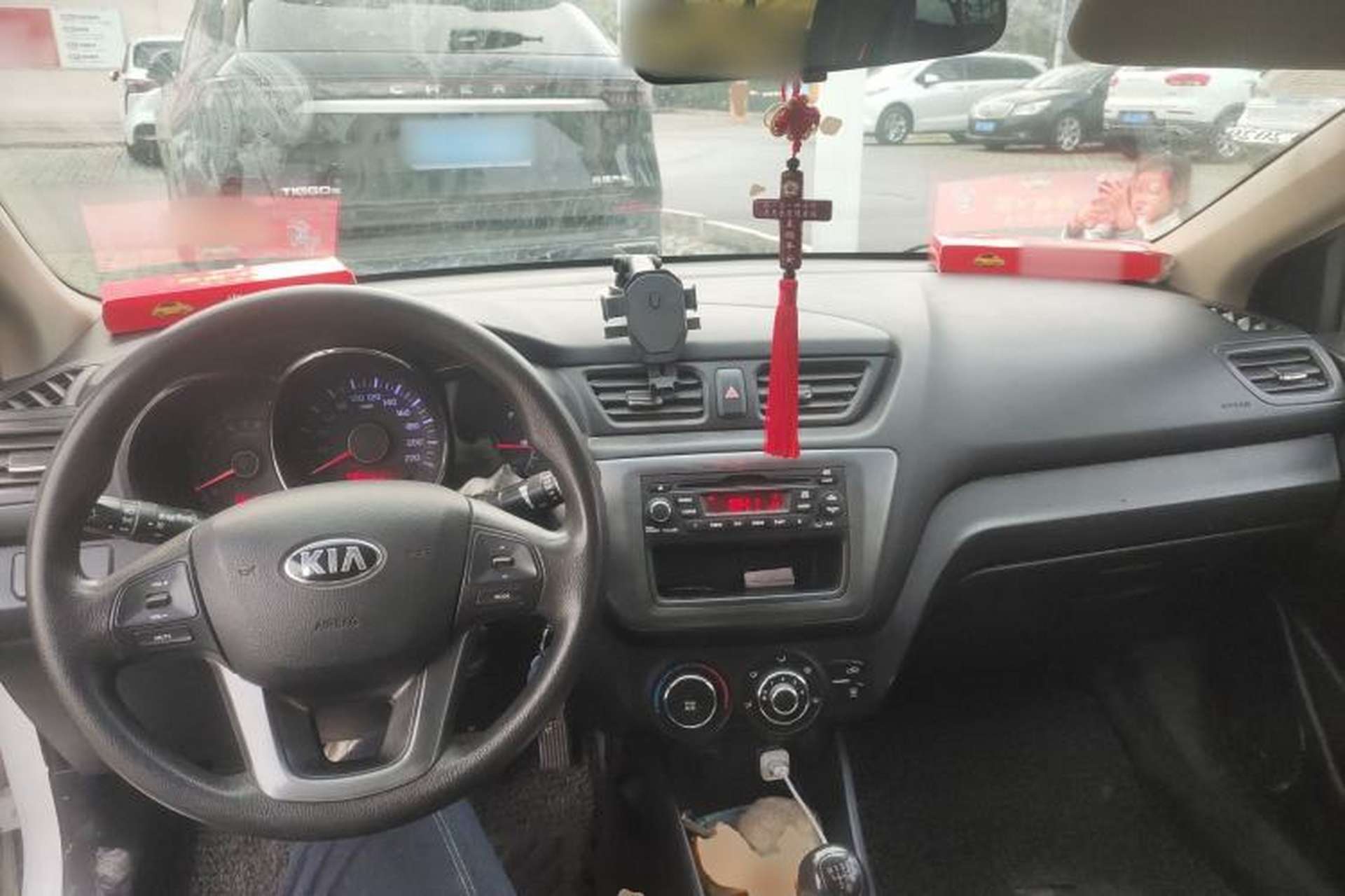 Used Kia K2 2012 Sedan 1.4L MT GLS Commemorative Edition Center Console