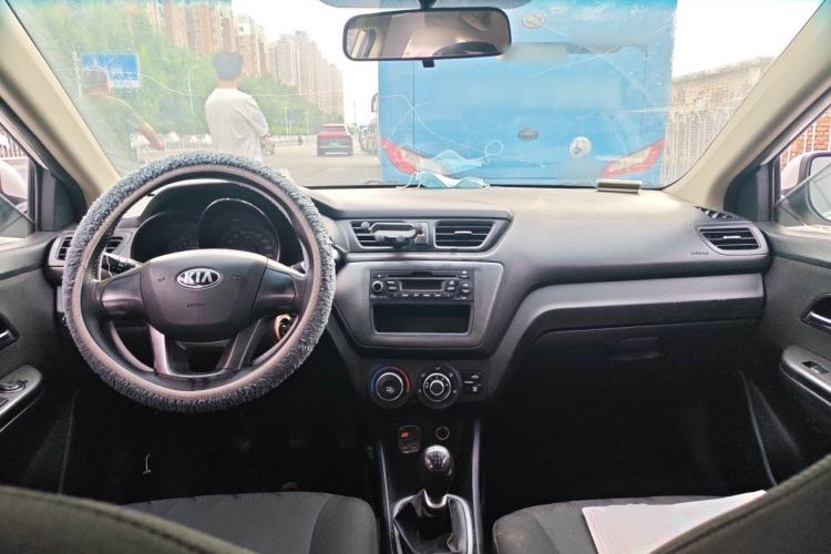 Used Kia K2 2012 Sedan 1.4L MT GLS Commemorative Edition Center Console
