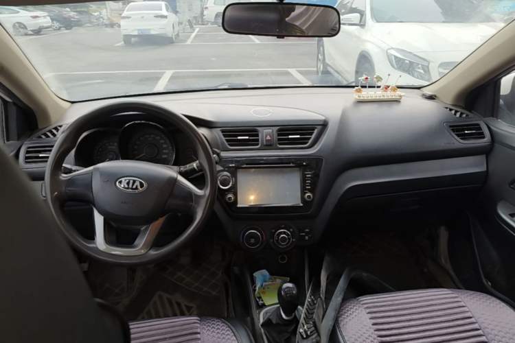Used Kia K2 2012 Sedan 1.4L MT GLS Commemorative Edition Center Console