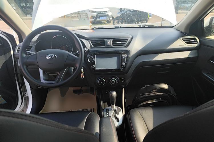 Used Kia K2 2012 Sedan 1.4L AT TOP Anniversary Edition Center Console