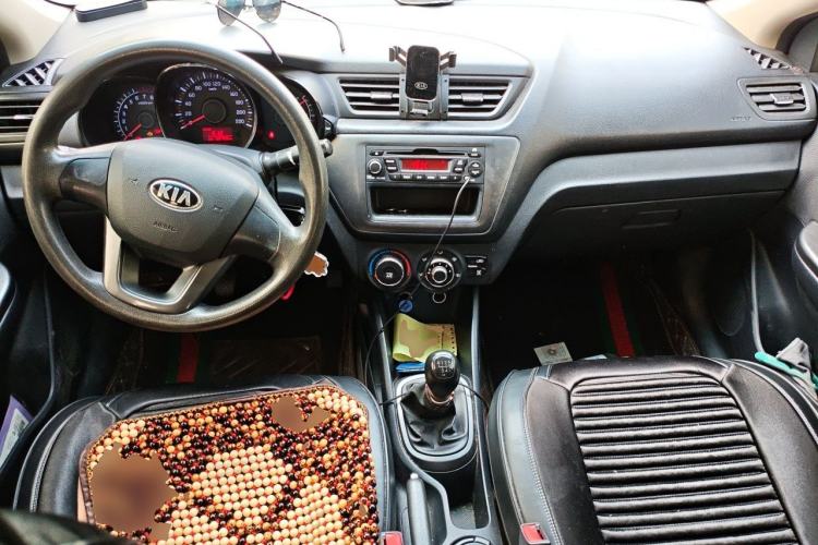 Used Kia K2 2012 Sedan 1.4L MT GLS Commemorative Edition Center Console