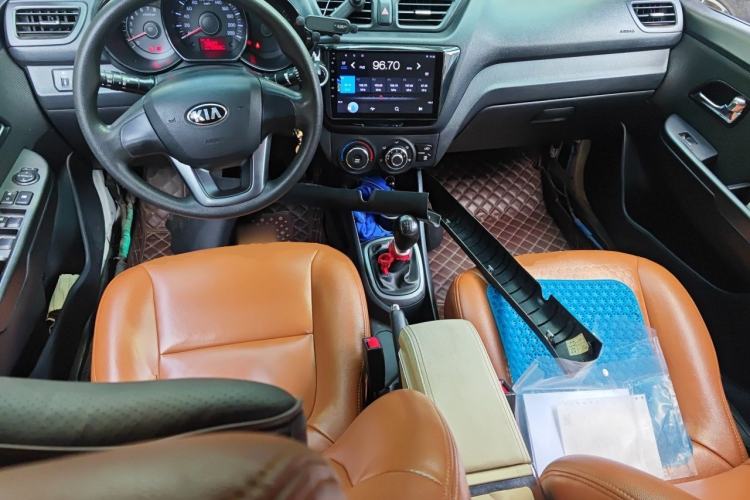 Used Kia K2 2012 Sedan 1.4L MT GLS Commemorative Edition Center Console