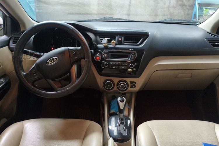 Used Kia K2 2012 Sedan 1.6L Automatic Transmission Premium Commemorative Edition Center Console