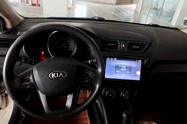 Used Kia K2 2012 Sedan 1.4L Automatic GLS Commemorative Edition Center Console