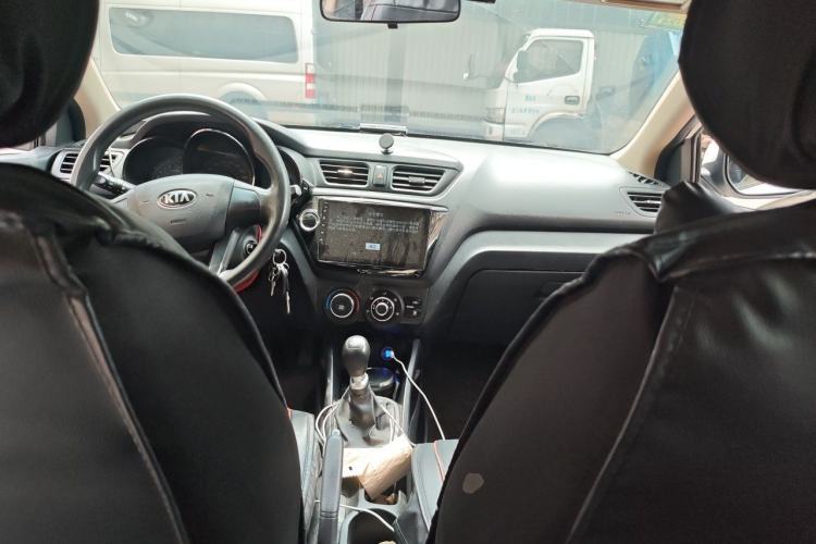 Used Kia K2 2012 Sedan 1.4L MT GLS Commemorative Edition Center Console
