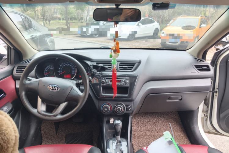 Used Kia K2 2012 Hatchback 1.4L Automatic Cool Edition Center Console