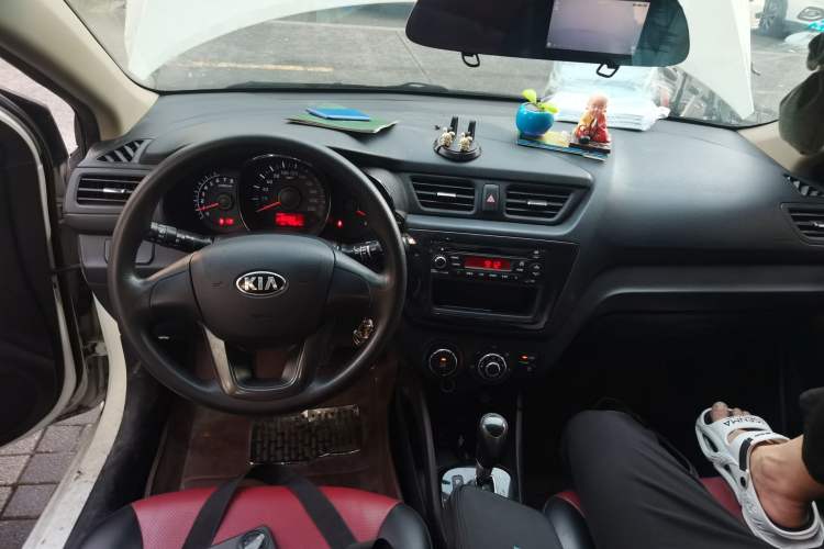 Used Kia K2 2012 Hatchback 1.4L Automatic Cool Edition Center Console