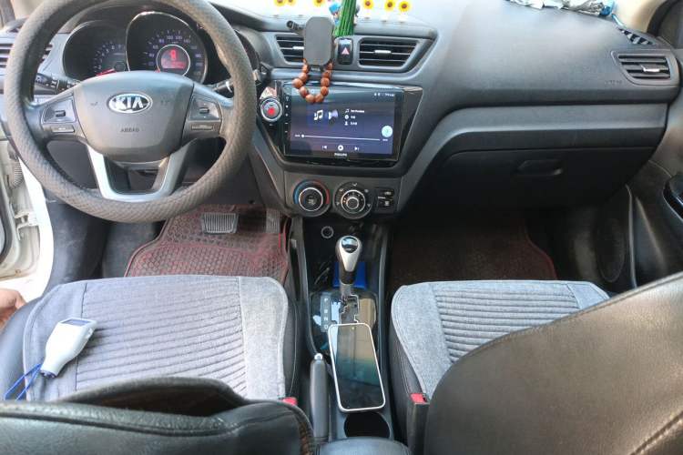 Used Kia K2 2012 Sedan 1.6L Automatic Transmission Premium Commemorative Edition Center Console