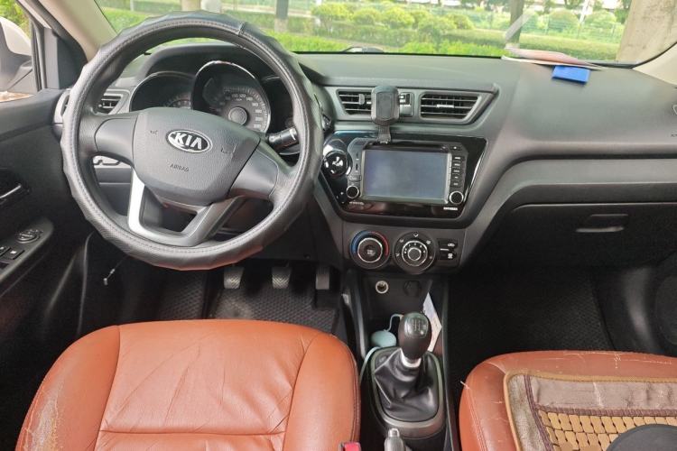 Used Kia K2 2012 Sedan 1.4L MT GLS Commemorative Edition Center Console