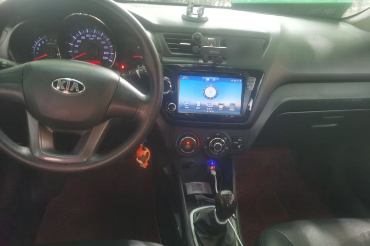 Used Kia K2 2012 Sedan 1.4L MT GLS Commemorative Edition Center Console