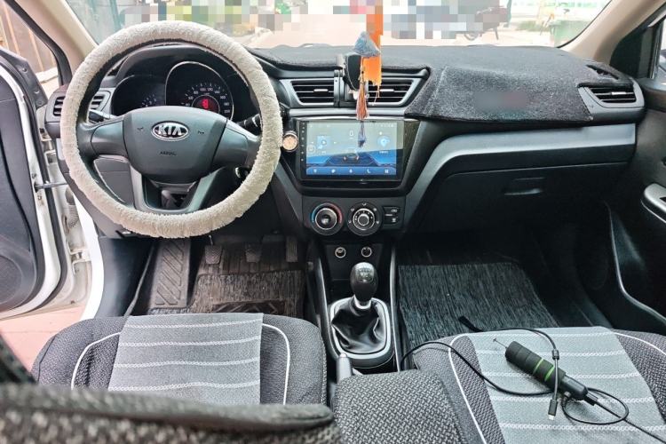 Used Kia K2 2012 Sedan 1.4L MT TOP Commemorative Edition Center Console