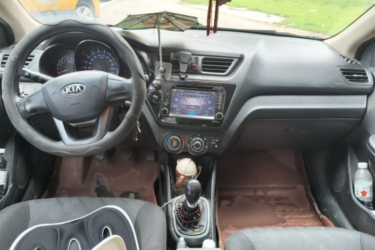 Used Kia K2 2012 Sedan 1.4L MT GLS Commemorative Edition Center Console