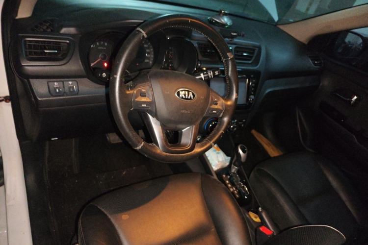 Used Kia K2 2012 Sedan 1.6L AT Premium ECO Center Console