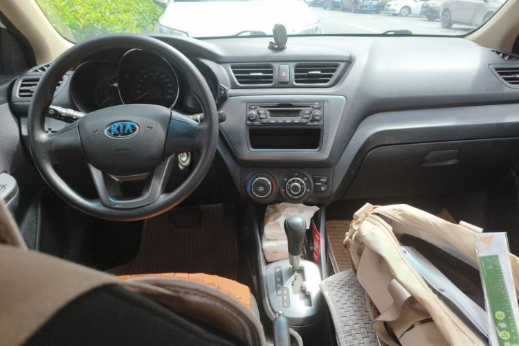 Used Kia K2 2012 Sedan 1.4L Automatic GLS Commemorative Edition Center Console
