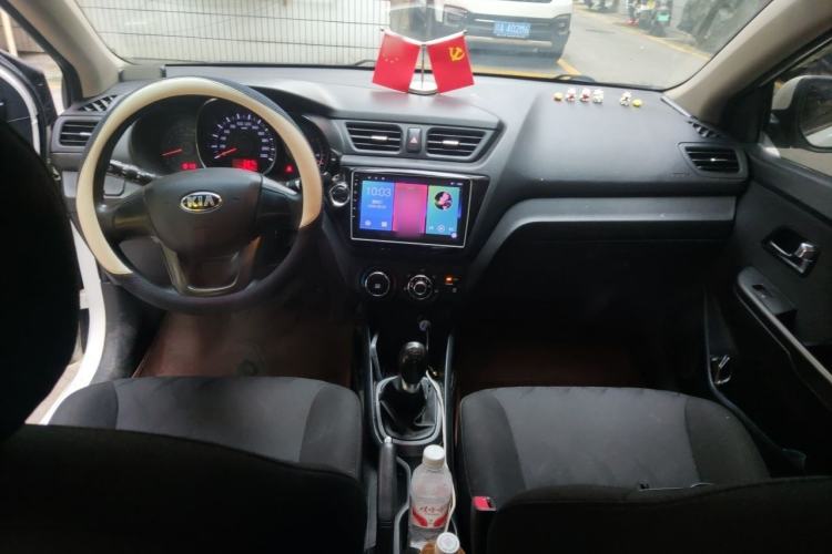Used Kia K2 2012 Sedan 1.4L MT GLS Commemorative Edition Center Console