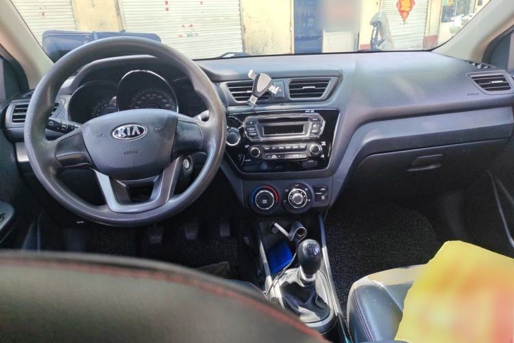 Used Kia K2 2012 Sedan 1.4L MT GLS Commemorative Edition Center Console