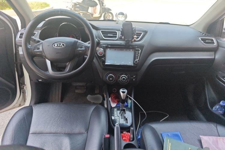 Used Kia K2 2012 Hatchback 1.6L AT Premium Commemorative Edition Center Console