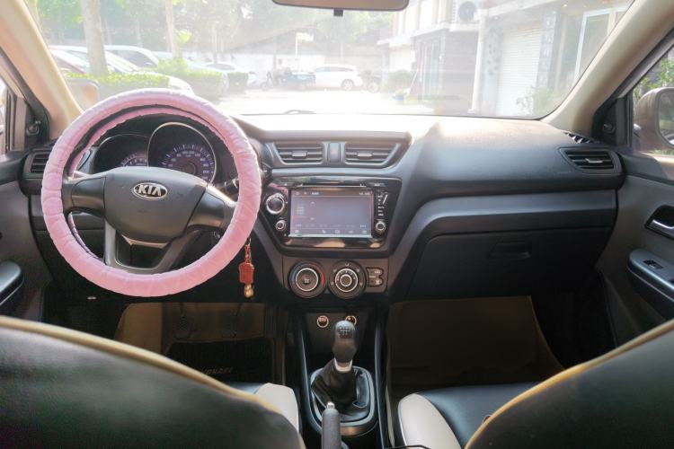 Used Kia K2 2012 Sedan 1.4L MT GL Commemorative Edition Center Console