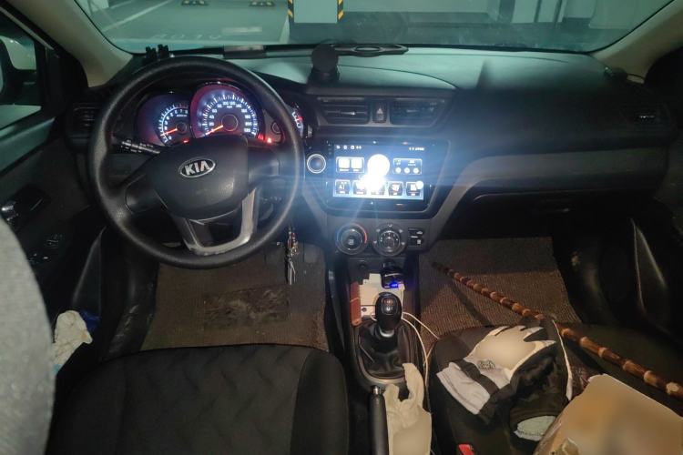 Used Kia K2 2012 Sedan 1.4L MT GLS Commemorative Edition Center Console