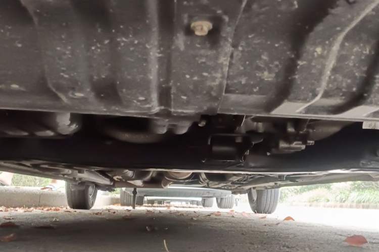 Used Kia K2 2012 Sedan 1.4L MT GLS Commemorative Edition Chassis Front