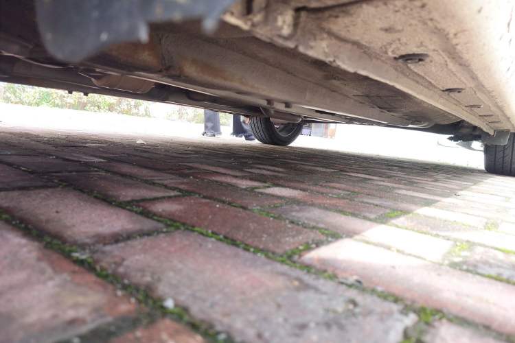Used Kia K2 2012 Hatchback 1.6L AT Premium Chassis Front Left