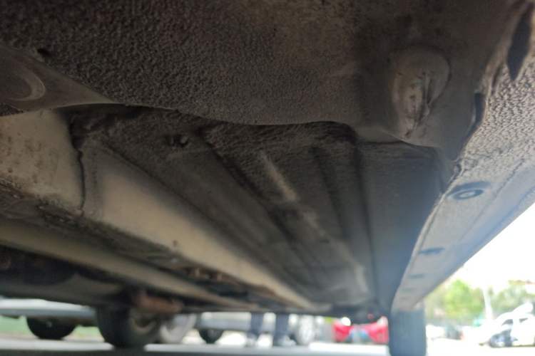 Used Kia K2 2012 Sedan 1.4L MT GLS Commemorative Edition Chassis Front Left