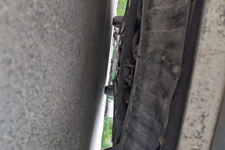 Used Kia K2 2012 Sedan 1.4L MT GLS Commemorative Edition Chassis Front