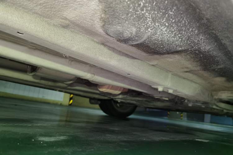 Used Kia K2 2012 Sedan 1.6L Automatic Transmission Premium Commemorative Edition Chassis Front Right