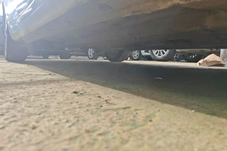 Used Kia K2 2012 Sedan 1.6L Automatic Transmission Premium Commemorative Edition Chassis Front Right