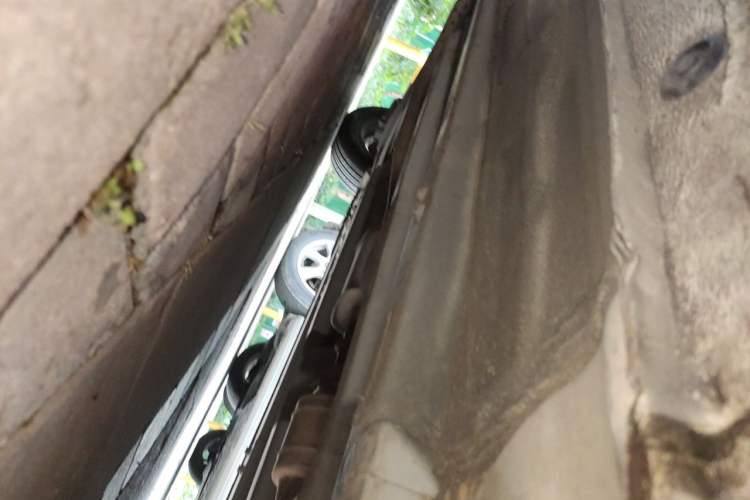 Used Kia K2 2012 Sedan 1.4L MT GLS Commemorative Edition Chassis Front Right
