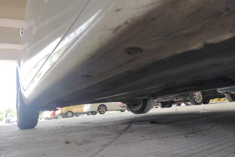 Used Kia K2 2012 Sedan 1.4L MT TOP Commemorative Edition Chassis Front Right