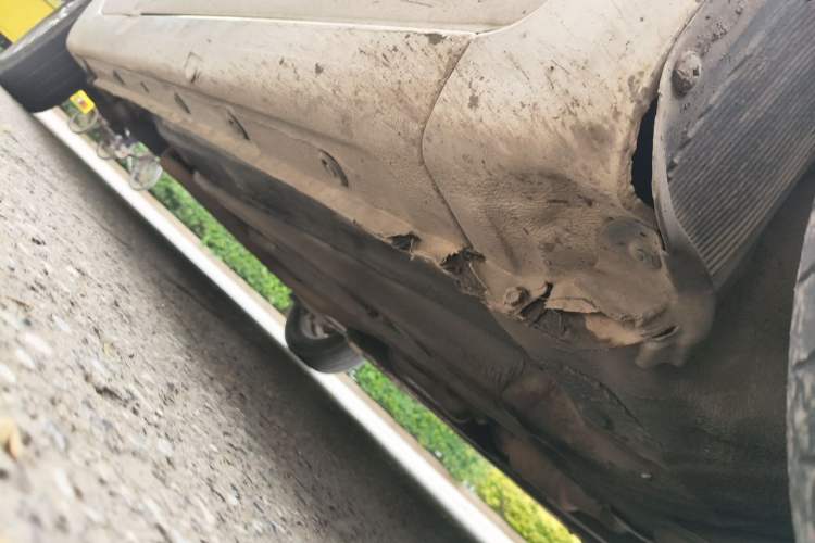 Used Kia K2 2012 Sedan 1.4L MT GLS Commemorative Edition Chassis Front Right