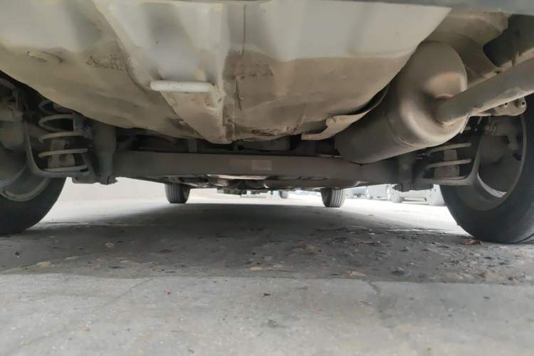 Used Kia K2 2012 Sedan 1.4L MT GL Commemorative Edition Chassis Rear