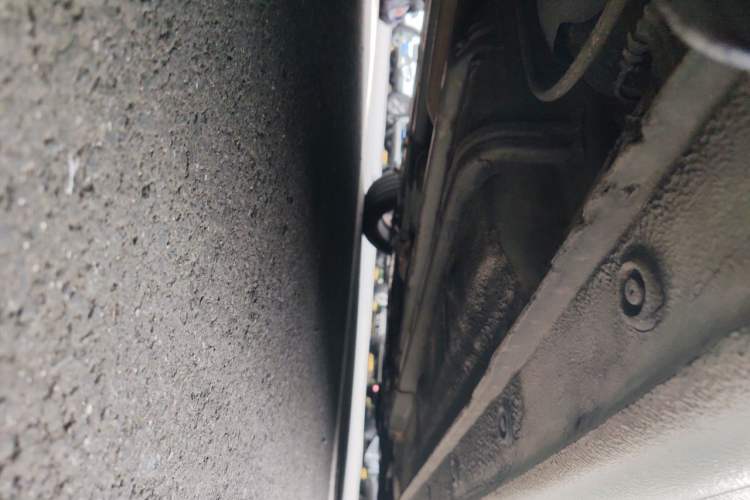 Used Kia K2 2012 Hatchback 1.6L AT Premium Commemorative Edition Chassis Rear Right