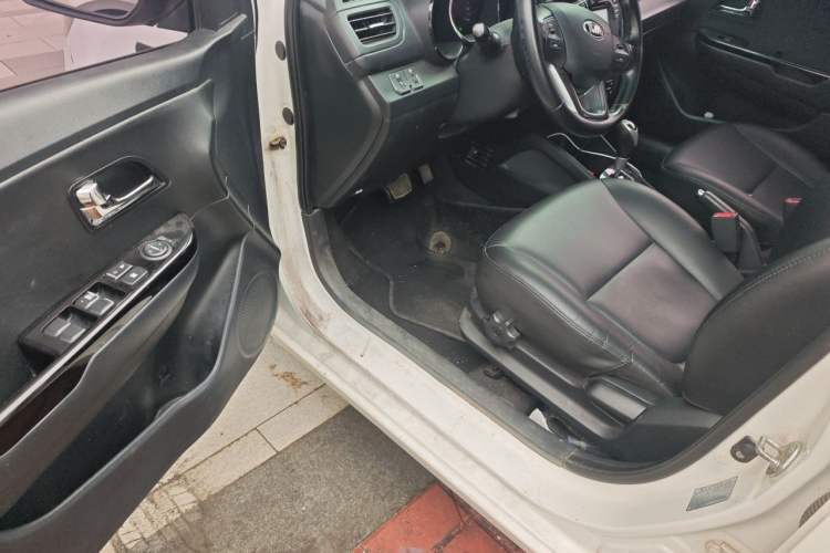 Used Kia K2 2012 Sedan 1.6L Automatic Transmission Premium Commemorative Edition Driver Seat