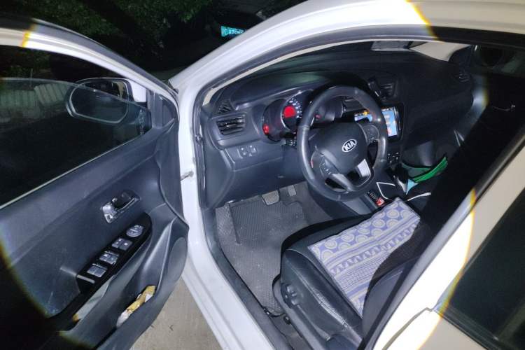 Used Kia K2 2012 Sedan 1.6L Automatic Transmission Premium Commemorative Edition Driver Seat