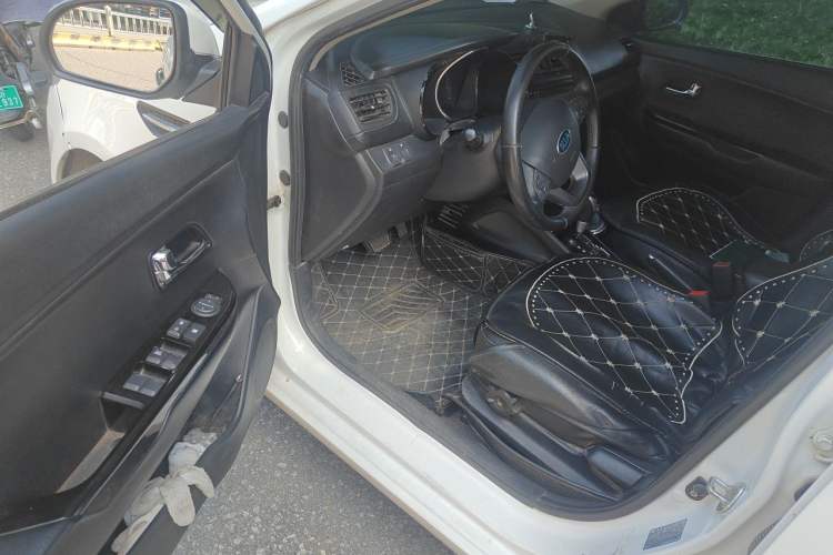 Used Kia K2 2012 Sedan 1.6L Automatic Transmission Premium Commemorative Edition Driver Seat
