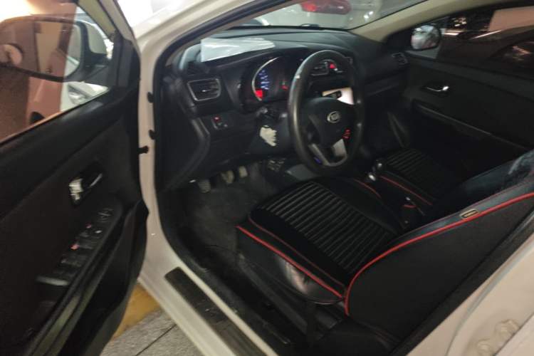 Used Kia K2 2012 Sedan 1.4L MT GLS Commemorative Edition Driver Seat