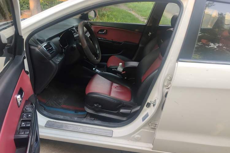 Used Kia K2 2012 Hatchback 1.4L Automatic Cool Edition Driver Seat