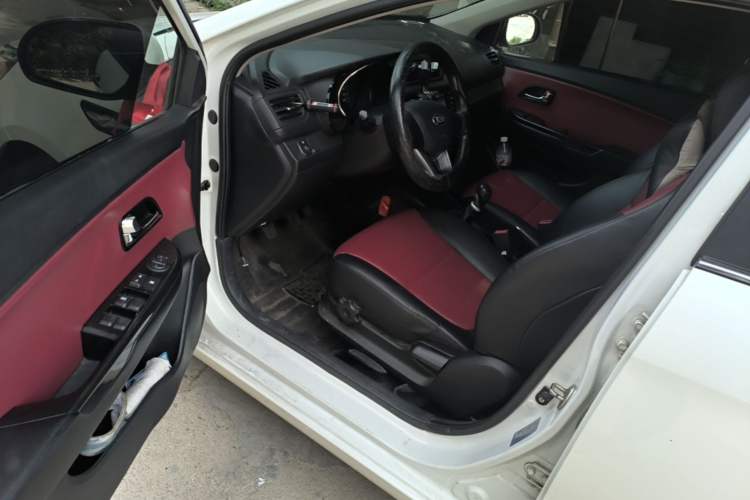 Used Kia K2 2012 Hatchback 1.4L MT Cool Edition Commemorative Model Driver Seat