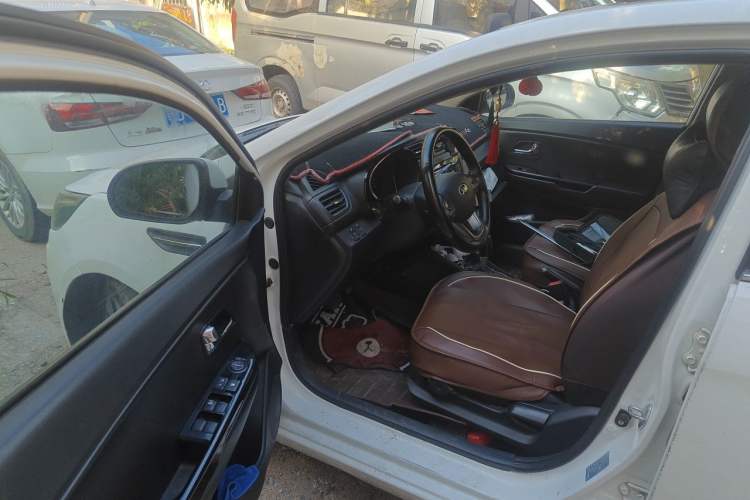Used Kia K2 2012 Sedan 1.6L AT Premium ECO Driver Seat