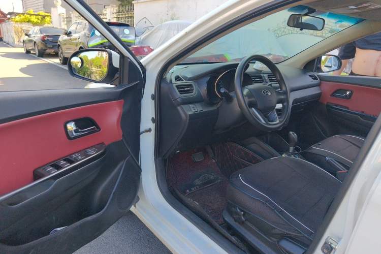 Used Kia K2 2012 Hatchback 1.4L Automatic Cool Edition Driver Seat