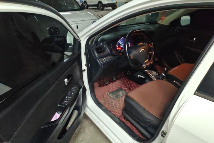 Used Kia K2 2012 Sedan 1.4L MT TOP Commemorative Edition Driver Seat