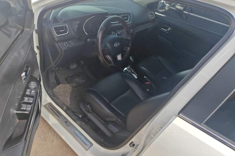 Used Kia K2 2012 Sedan 1.6L Automatic Transmission Premium Commemorative Edition Driver Seat