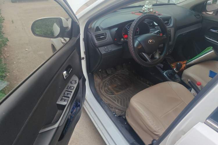 Used Kia K2 2012 Sedan 1.4L MT GLS Commemorative Edition Driver Seat
