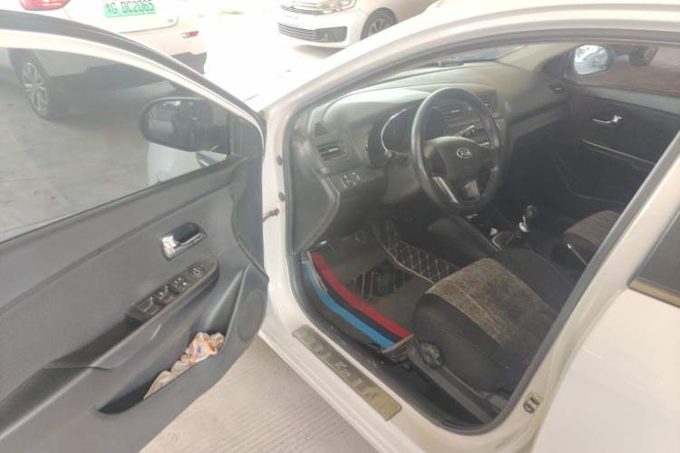 Used Kia K2 2012 Sedan 1.4L MT TOP Commemorative Edition Driver Seat
