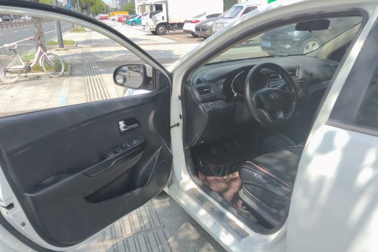 Used Kia K2 2012 Sedan 1.4L MT GLS Commemorative Edition Driver Seat