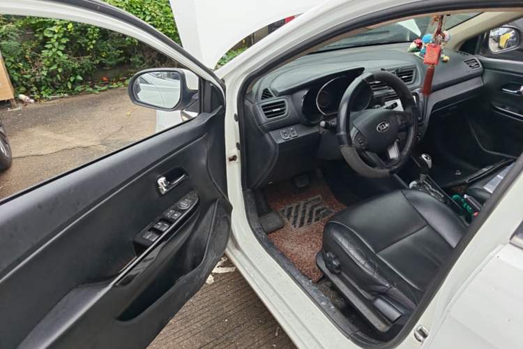 Used Kia K2 2012 Sedan 1.6L Automatic Transmission Premium Commemorative Edition Driver Seat