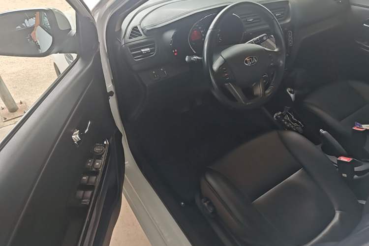 Used Kia K2 2012 Hatchback 1.6L AT Premium Driver Seat